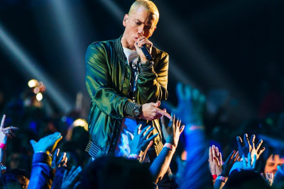 Eminem Memantapkan Status ‘Rap God’ di Billboard thumbnail